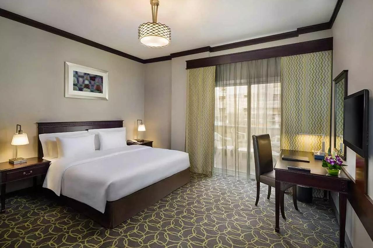 Savoy Crest Aparthotel 4*
