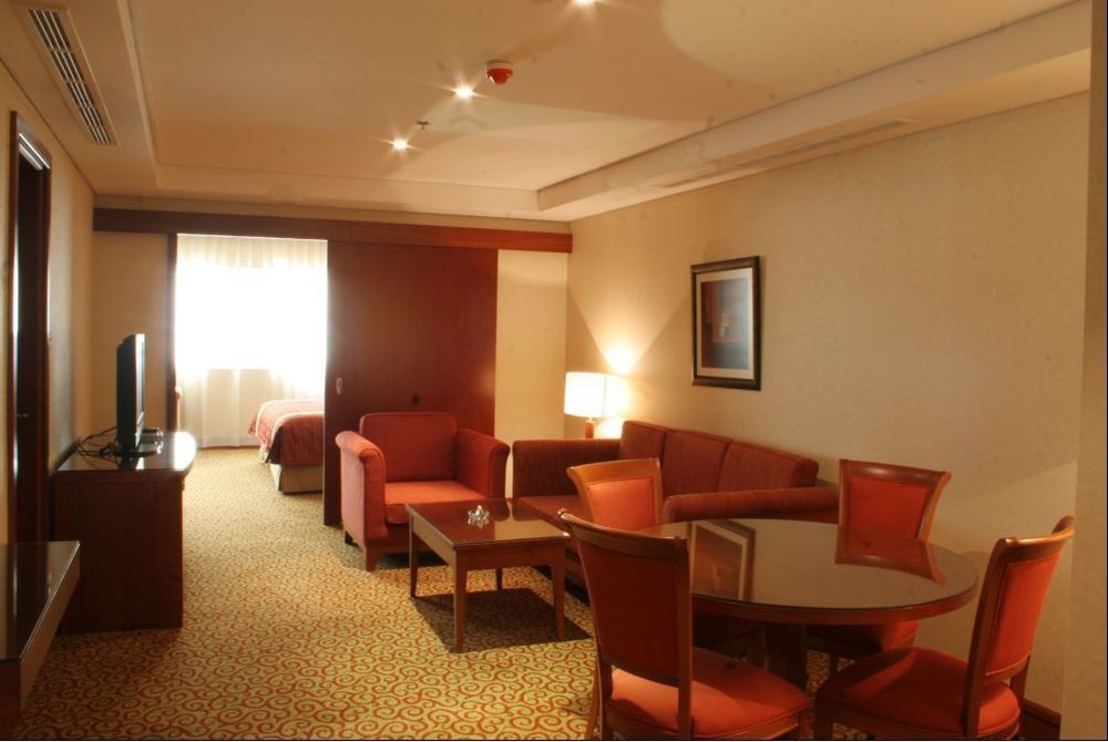 Hotel Ramee Royal 4*