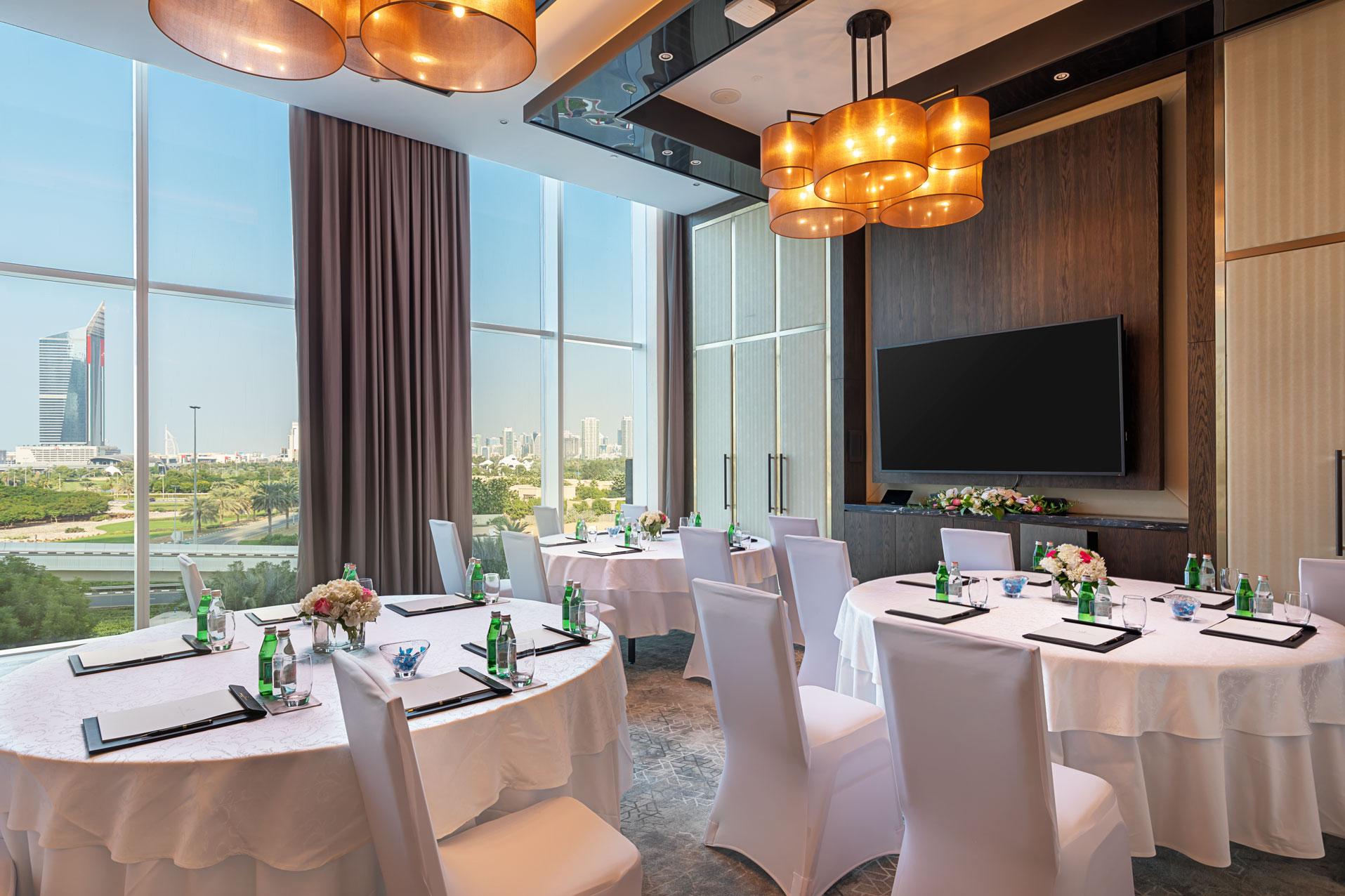 Hotel Taj Jumeirah Lakes Towers Dubai