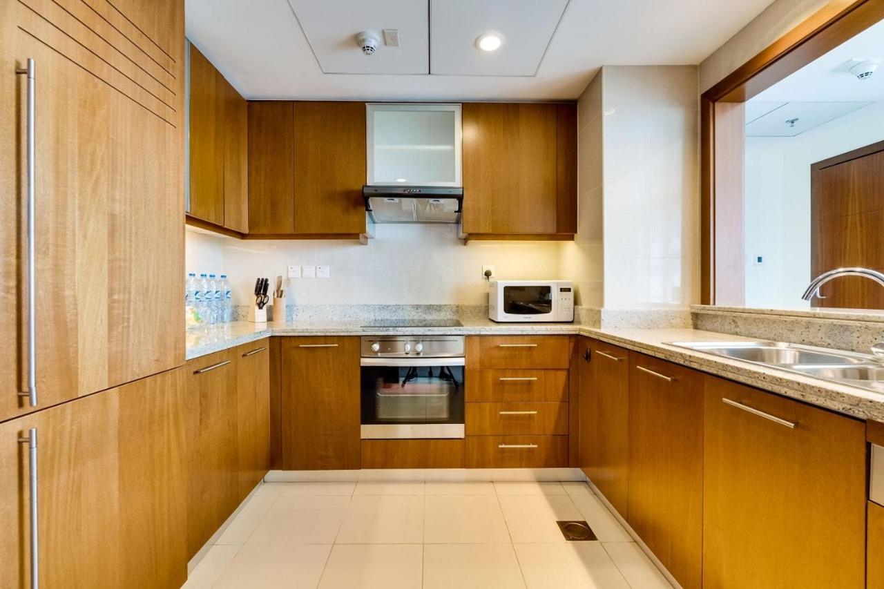 Apartment Spacious 2br With Central Location At Standpoint Tower