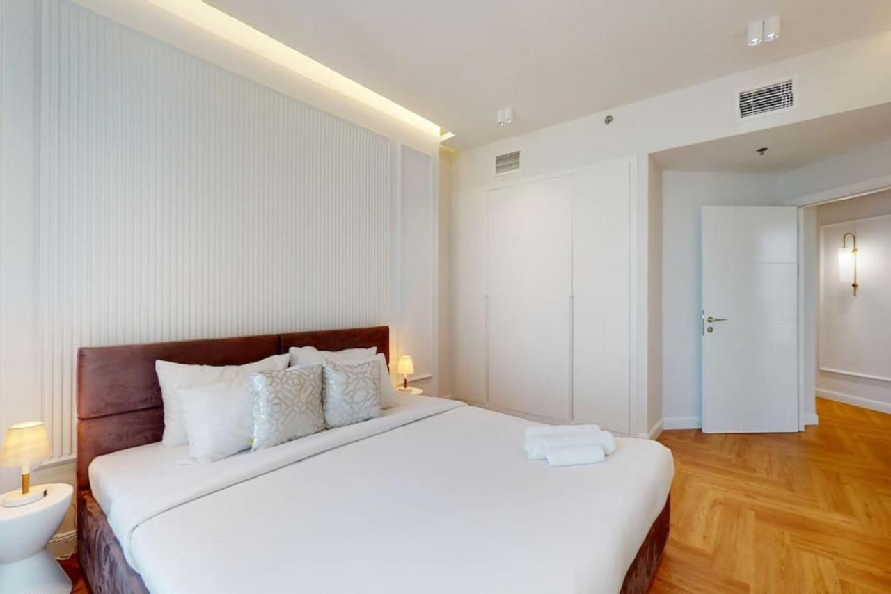 Appartement Torch Tower - Opulent Two Bedroom Dubaï