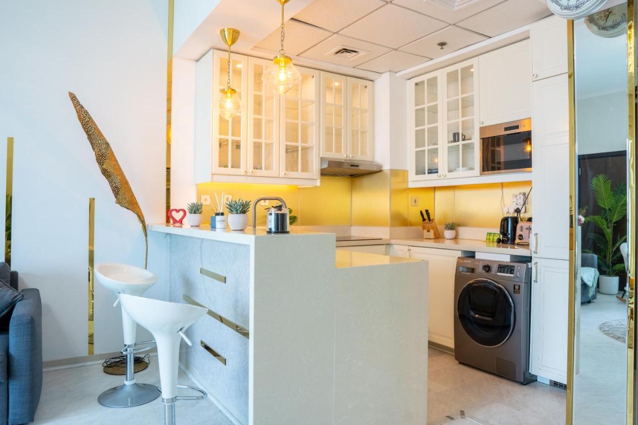 Lägenhet Veluxa - Designer 1 Bedroom With Sea View!