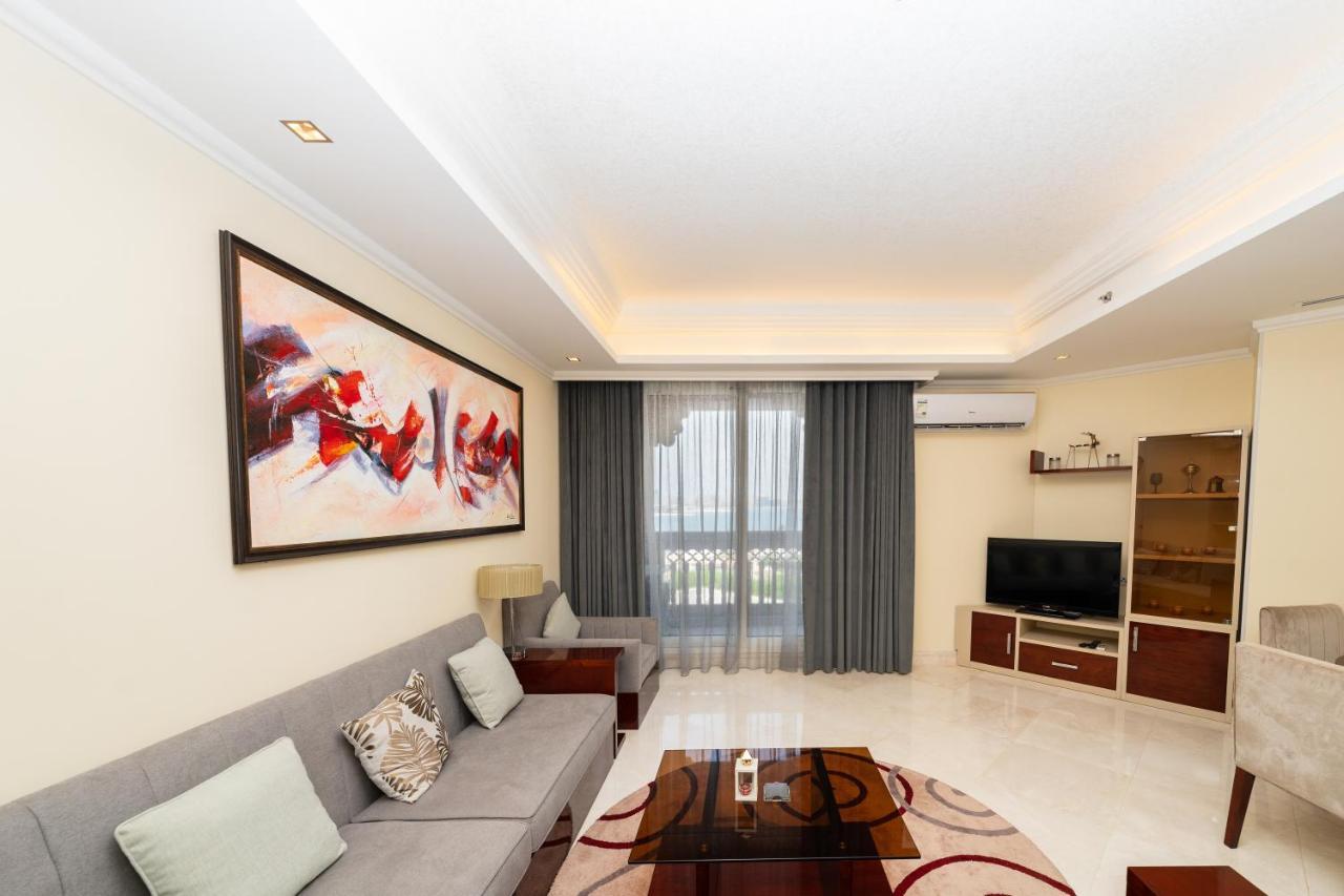 Grandeur Palm Jumeirah Beachfront & Pool Apartment Dubai
