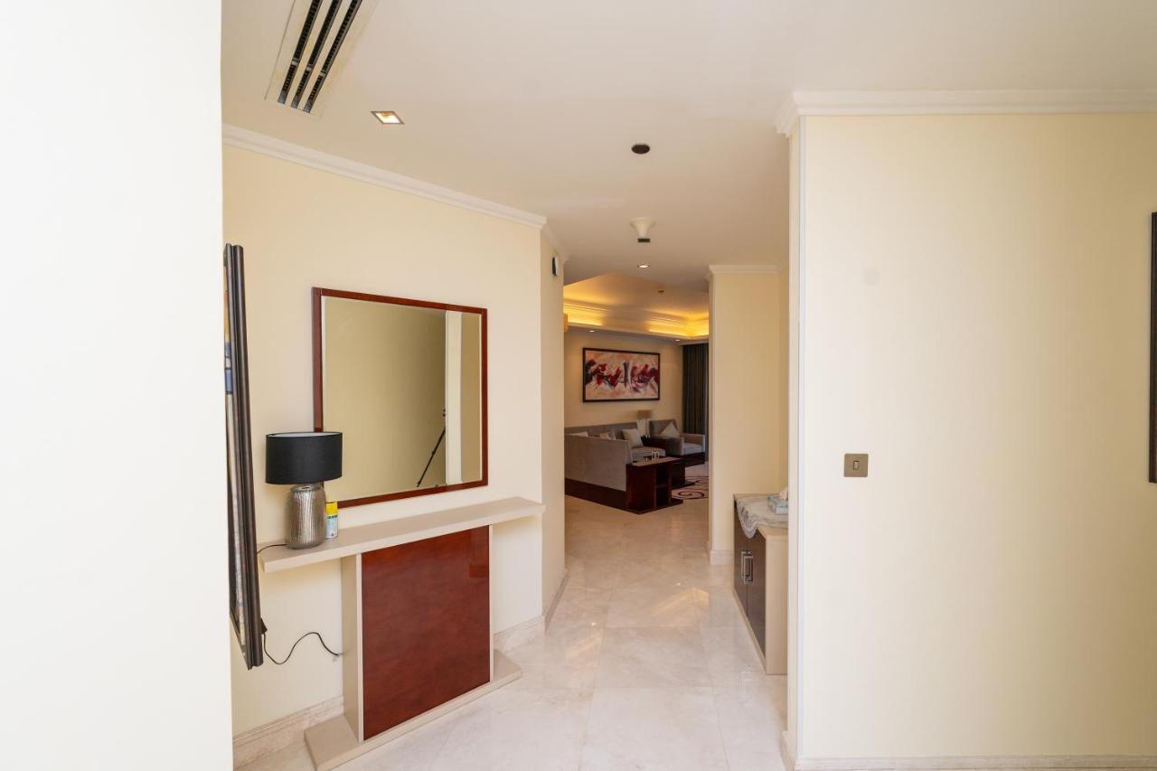 Grandeur Palm Jumeirah Beachfront & Pool