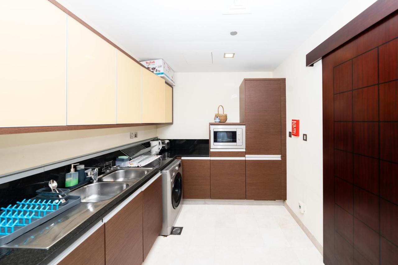 Grandeur Palm Jumeirah Beachfront & Pool Apartment *
