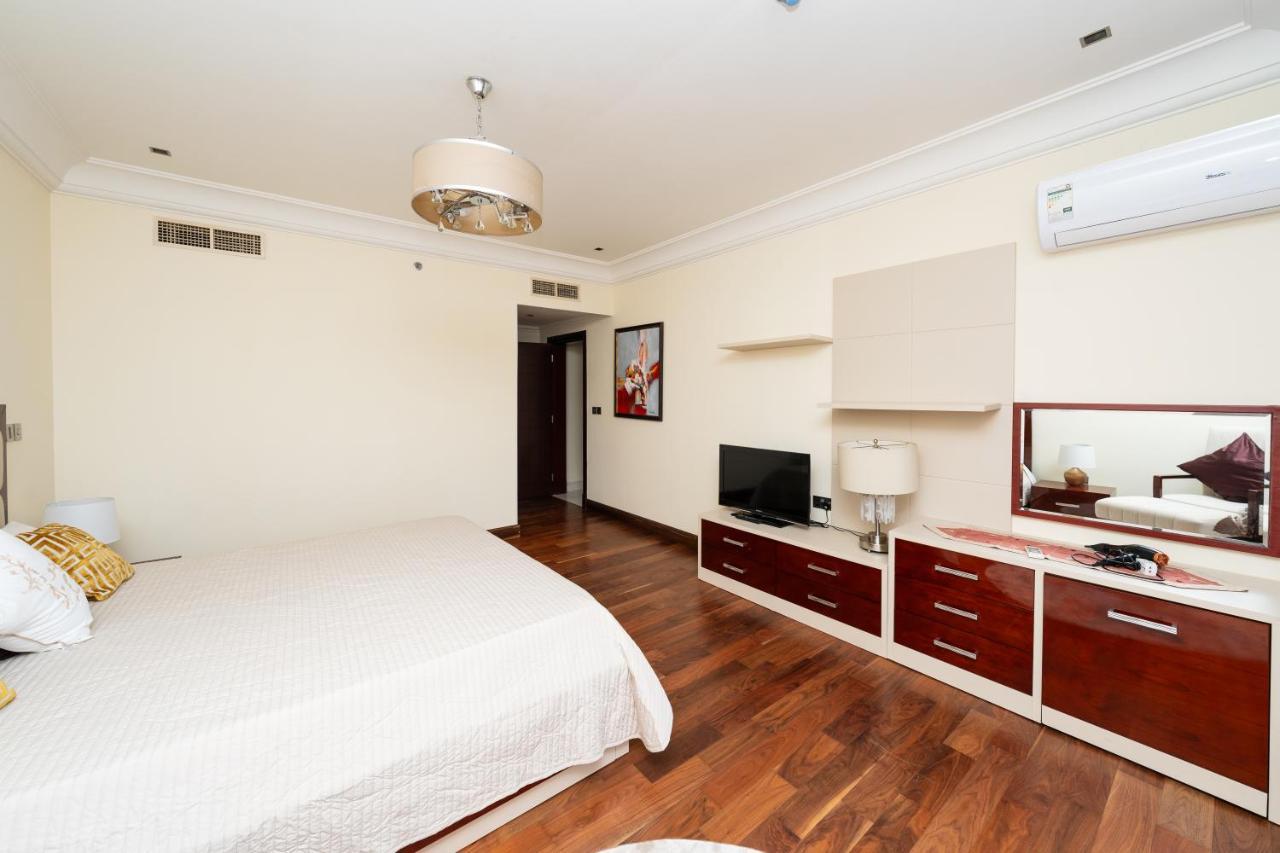 Grandeur Palm Jumeirah Beachfront & Pool Apartment Dubai