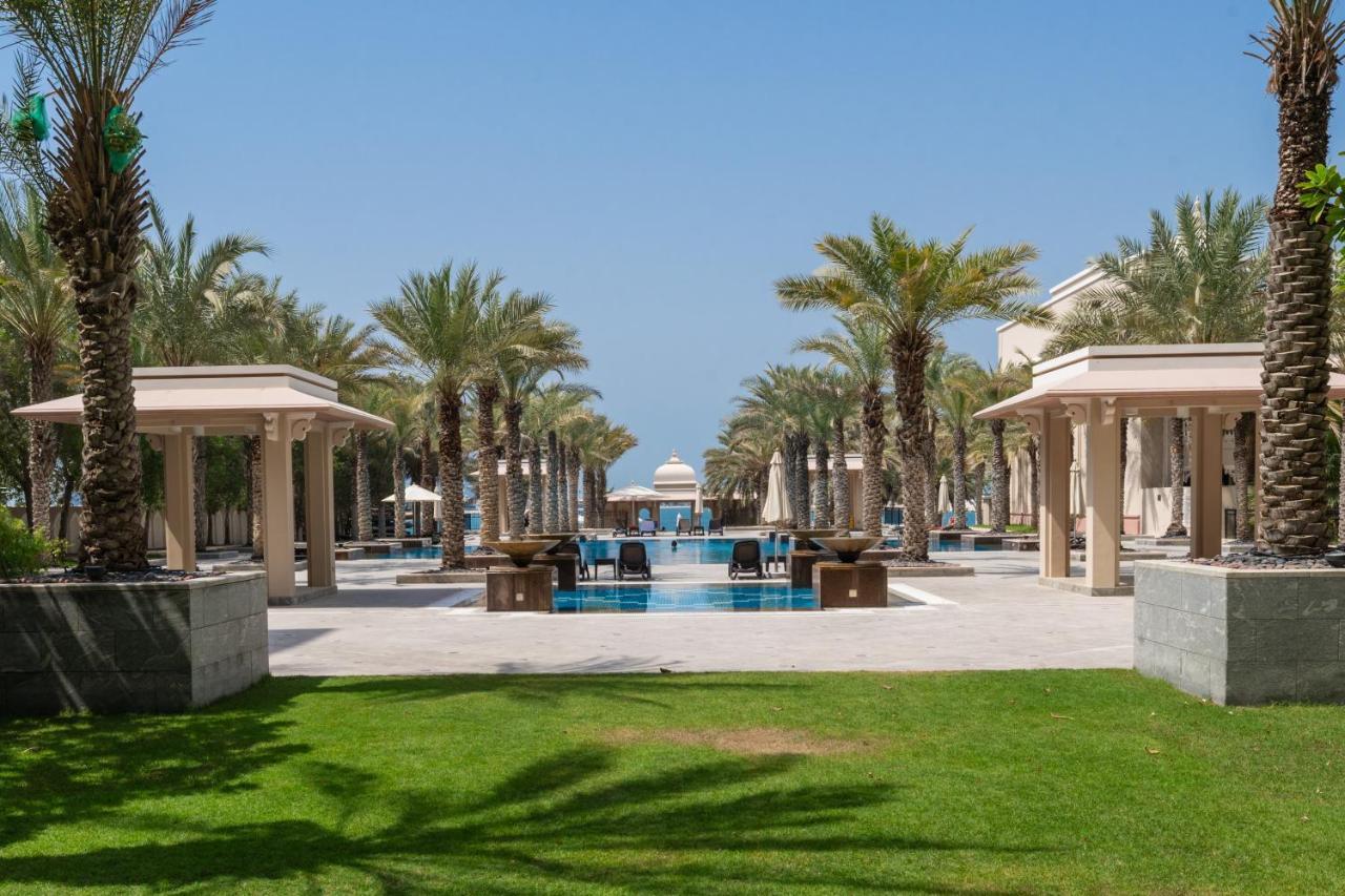 Apartment Grandeur Palm Jumeirah Beachfront & Pool