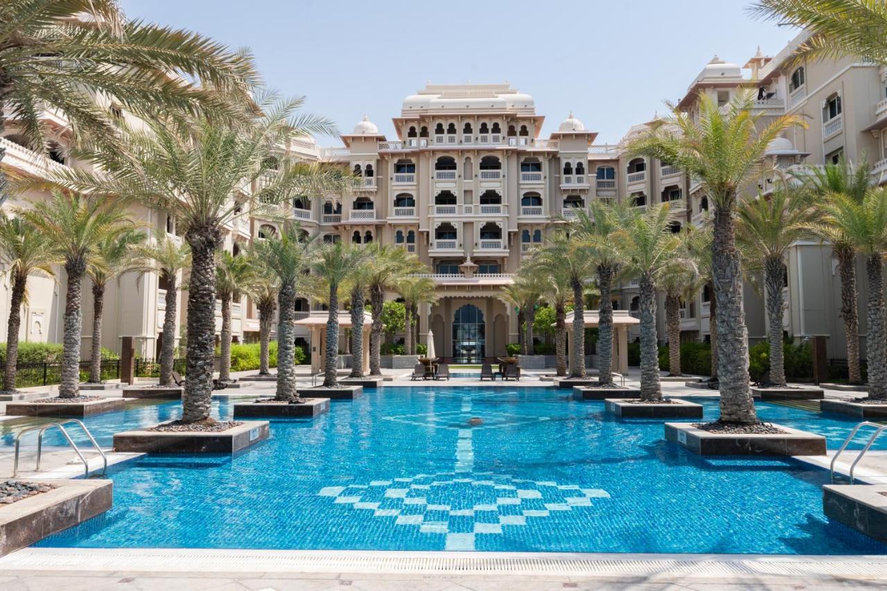 Grandeur Palm Jumeirah Beachfront & Pool Apartment Dubai