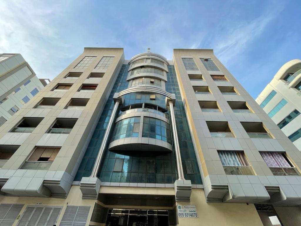 Al Raea Hostels Near Adcb Metro Station Asrama *