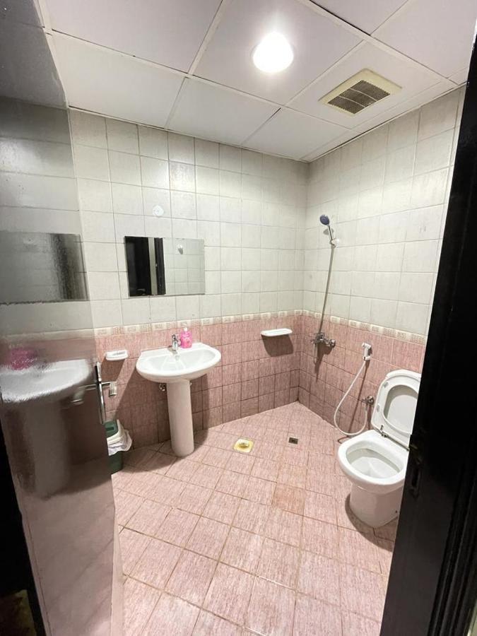 Al Raea Hostels Near Adcb Metro Station Asrama *