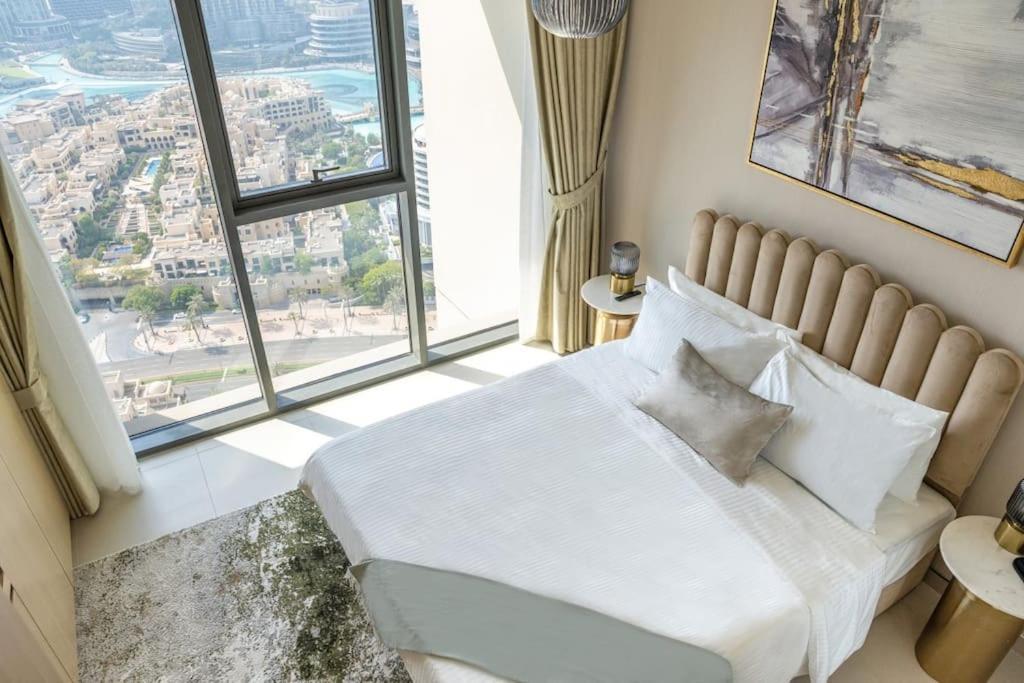 Luxury 2br High Floor Apt. W/ Burj Khalifa View With Laser Light Show And Dancing Fountain View *