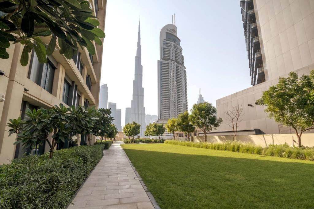 Luxury 2br High Floor Apt. W/ Burj Khalifa View With Laser Light Show And Dancing Fountain View Dubái
