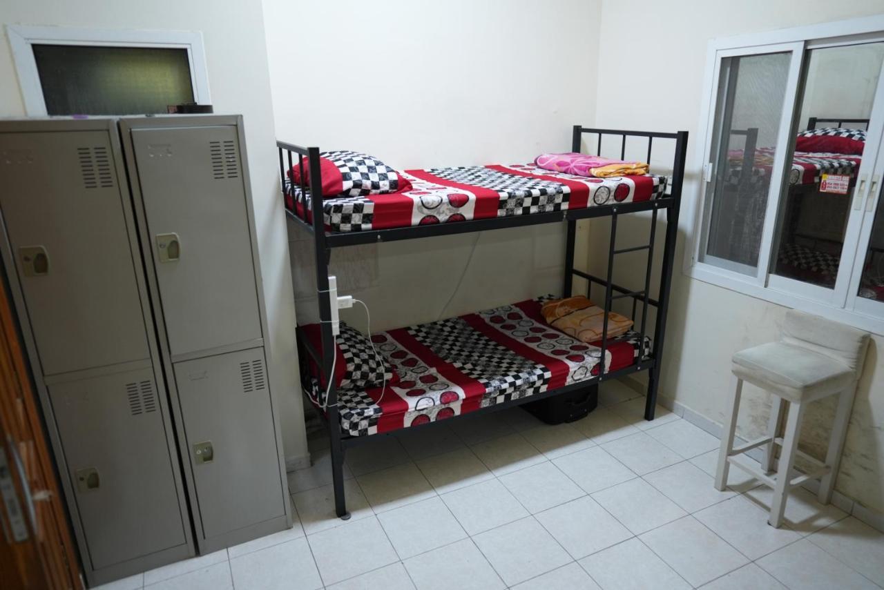 Topstay Boys & Furnished Holiday Asrama *