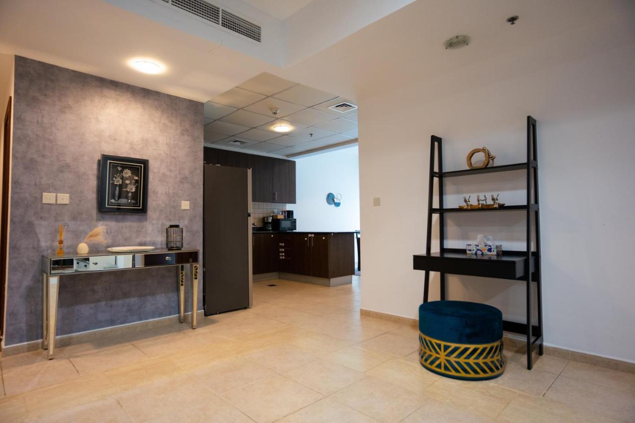Elite 2br Luxurious Palm View In Marina