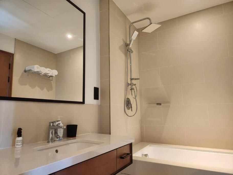 Vida Marina & Yacht Club, 1 Bedroom With Marina And Sea View Appartamento Dubai