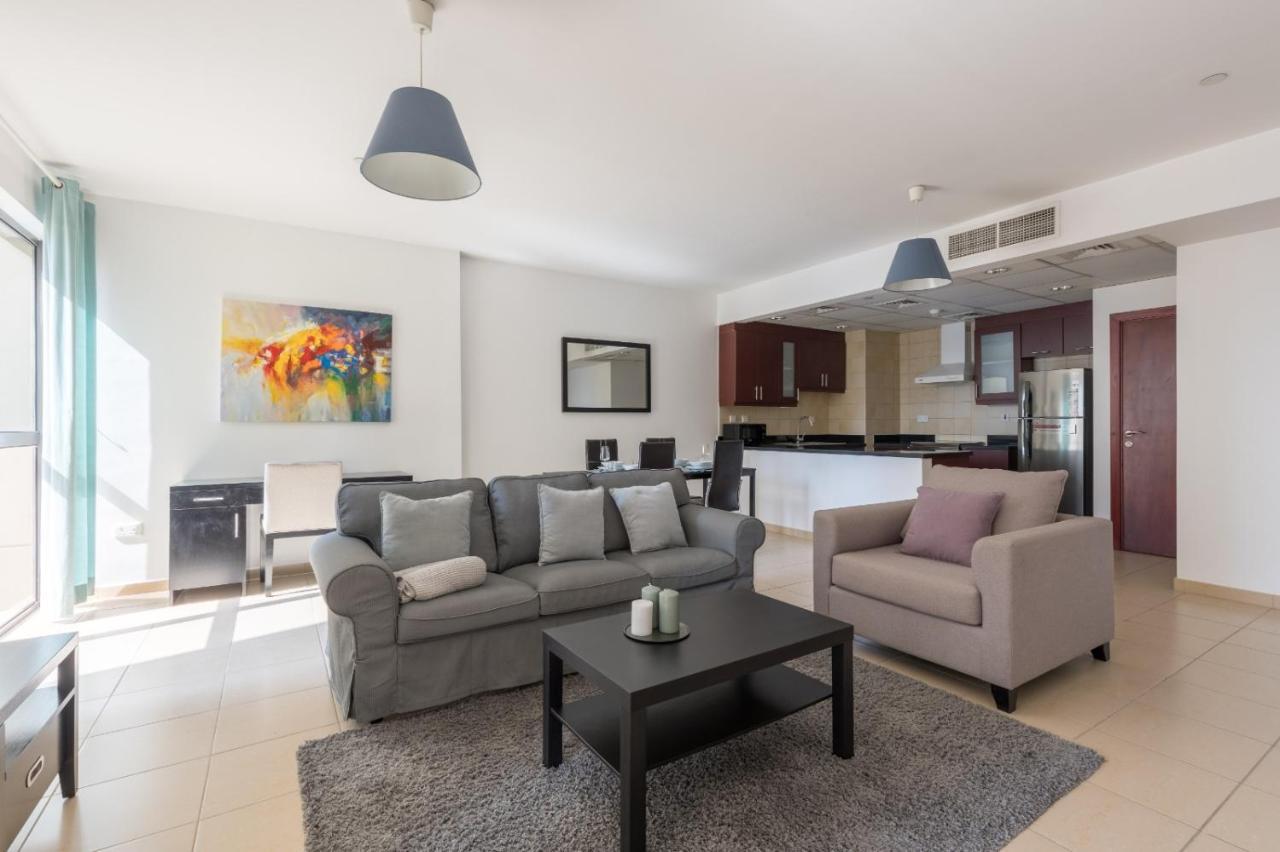 Spacious 1br 5 Minutes From