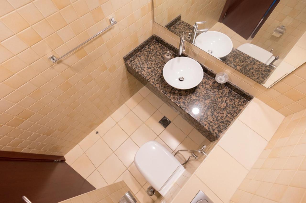 Spacious 1br 5 Minutes From Dubái