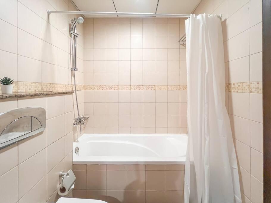 Stonetree - Furnished 1br Near Marina Walk Appartement *
