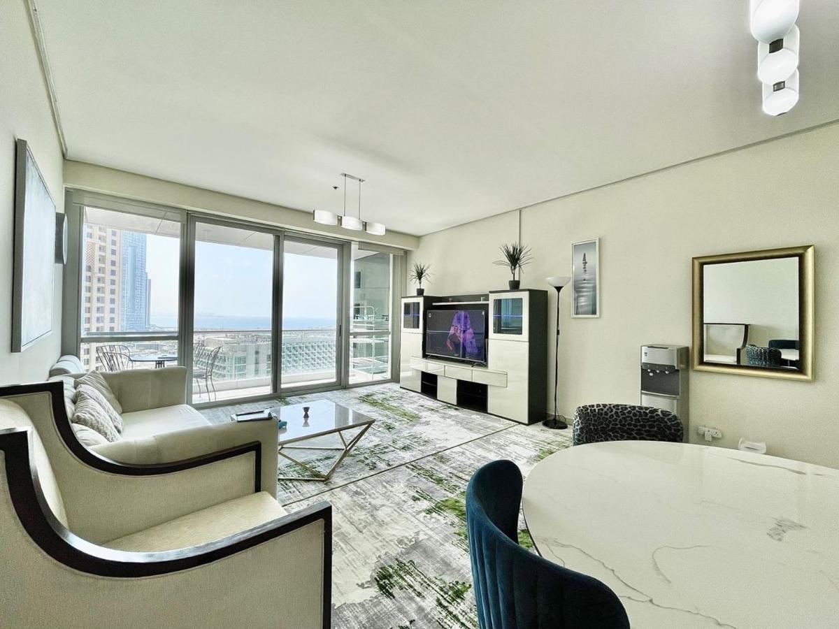 Ar Holiday Jbr Albergue *