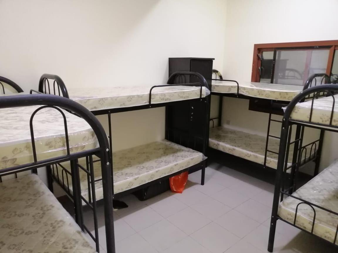 Nuzee Bedspace & For Bagpackers Hostal Dubái