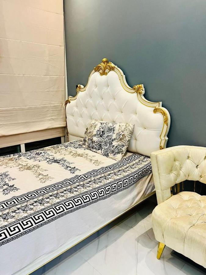 Ultra Luxury Fully Furnished 1bhk Apartemen