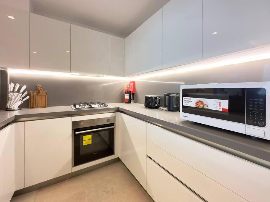 Dar Vacation - Luxury 2br - Skyline View Near Burj Khalifa *