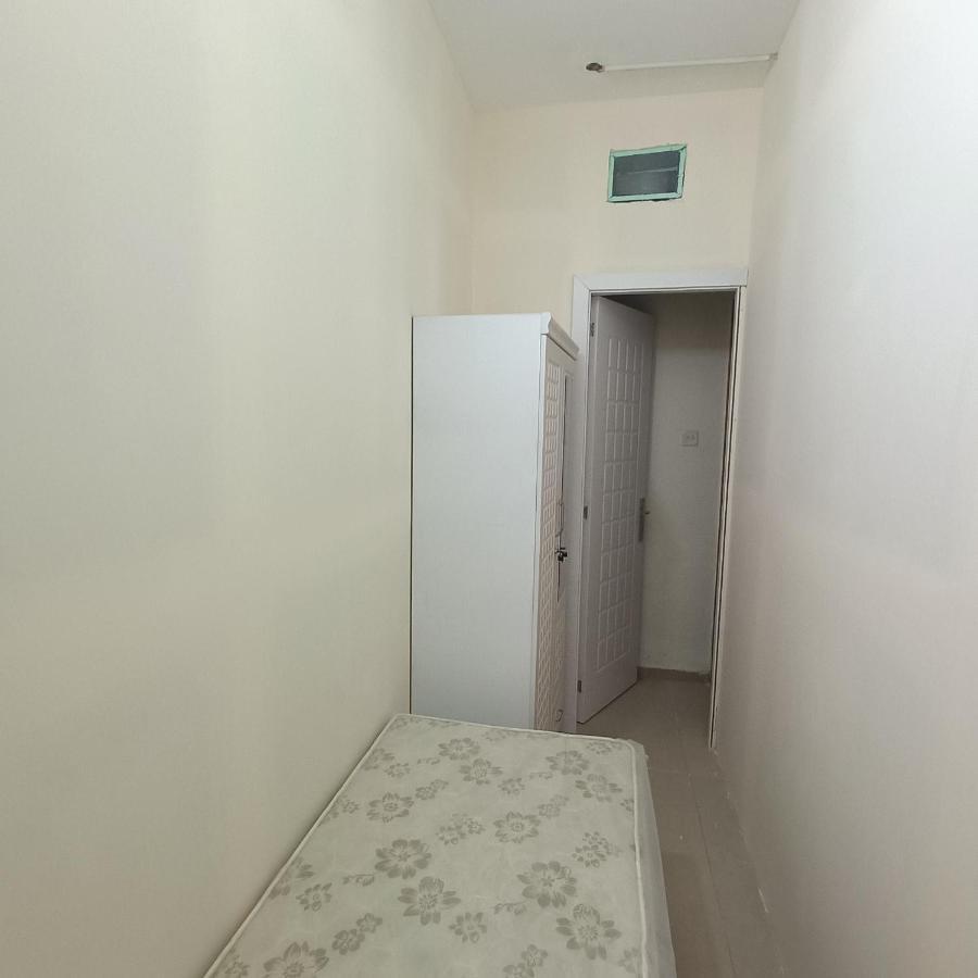 Al Basam Center * Dubái