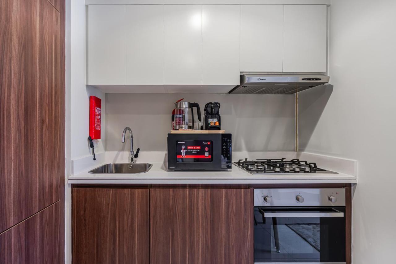 One Bedroom Near Burj Khalifa Mall-5minuts Walk-rva922 Dubái