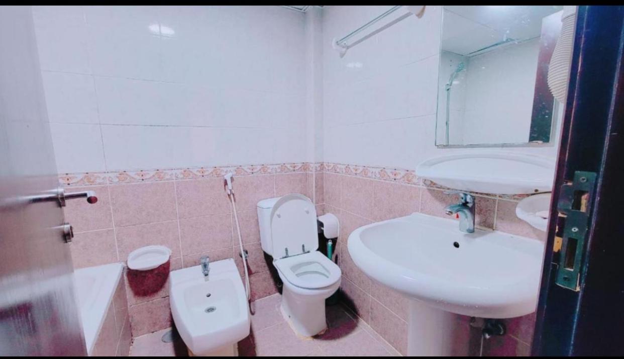 Dxb Near Adcb Metro Station Hostel *