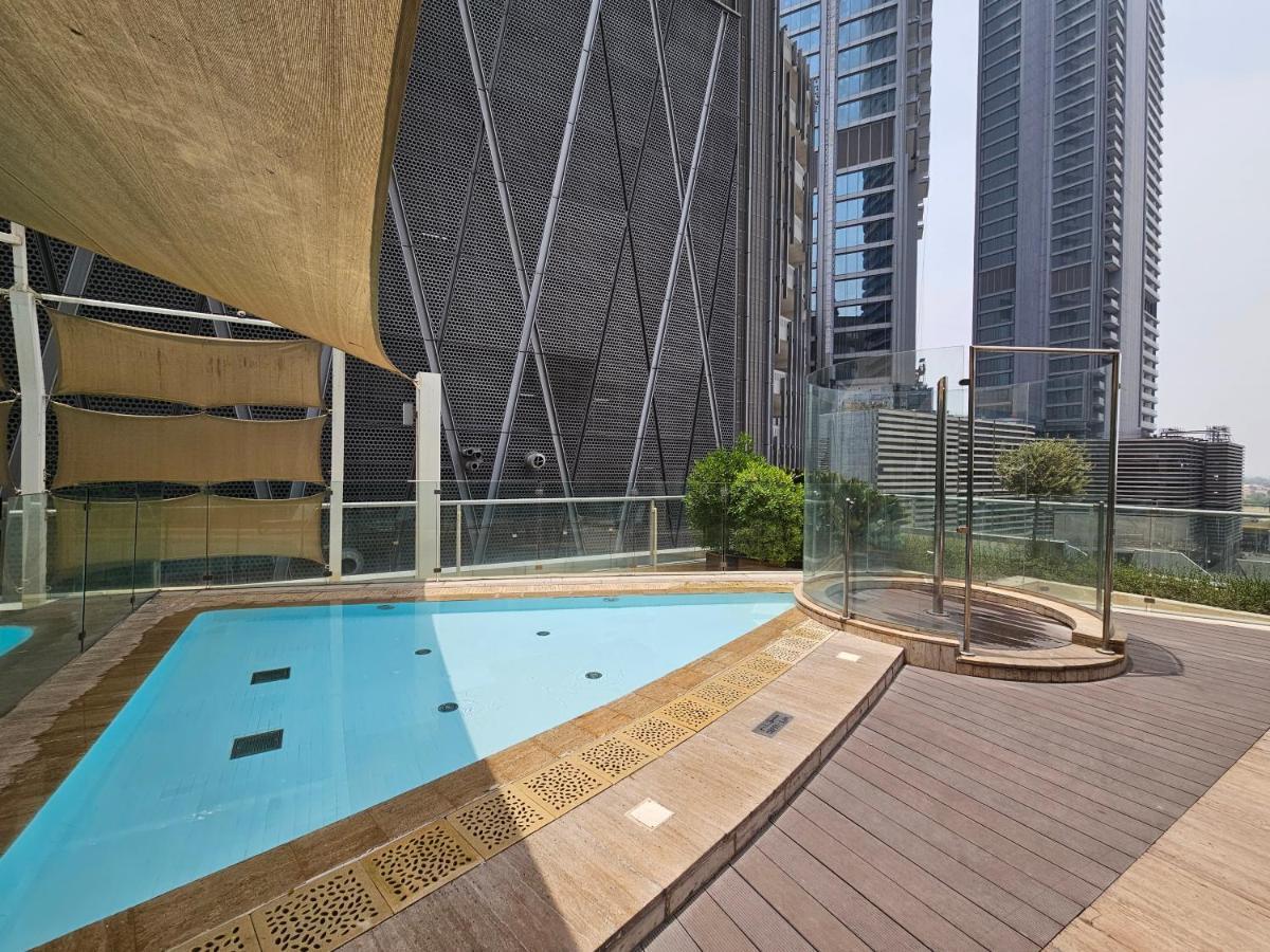 Vacay Lettings - Damac Maison Signature Tower Apartment Dubai