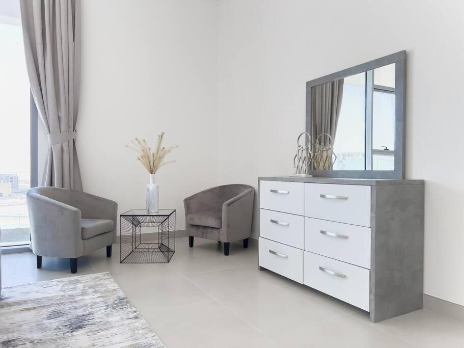 Stonetree - Spacious 3 Bedroom In The Pulse C2 Apartment