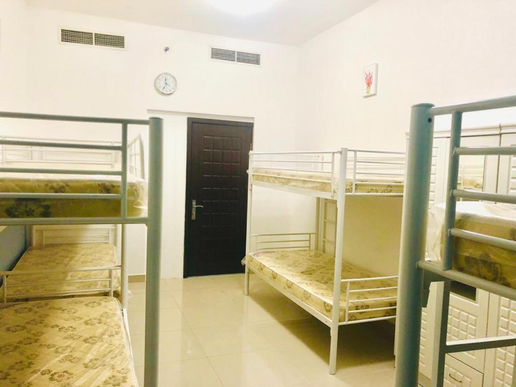 Auberge de jeunesse Bedspace In Al Barsha 1 Near Mashreq Metro *