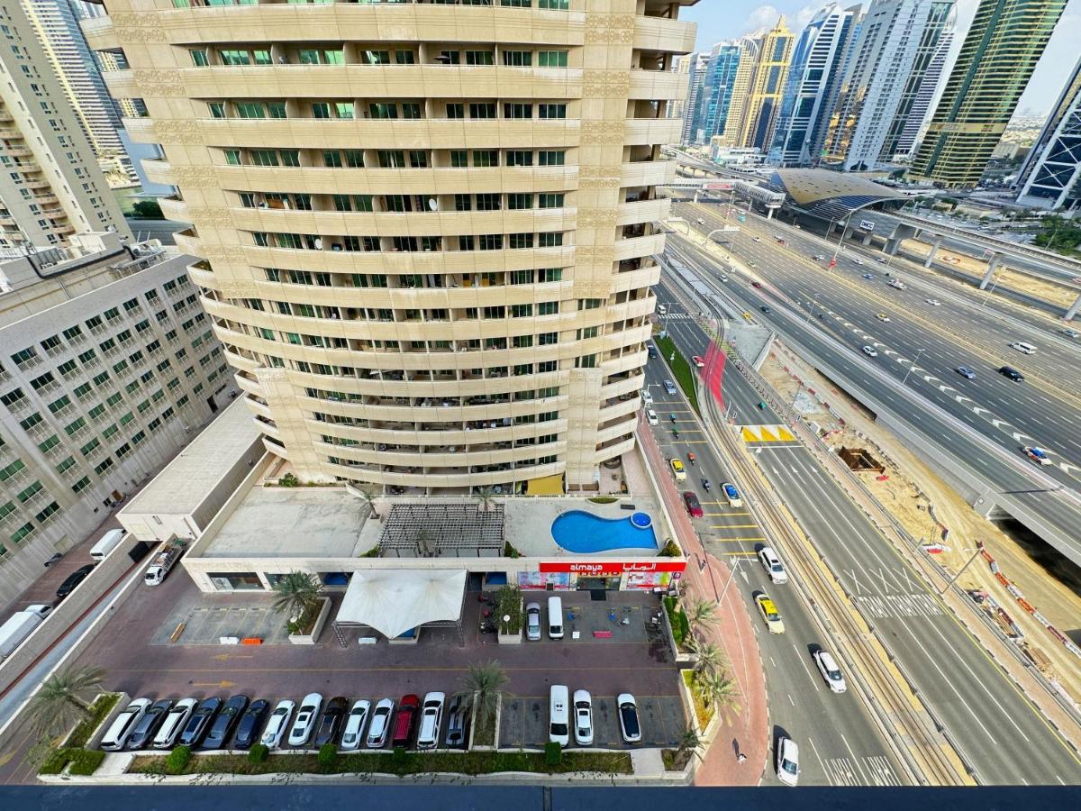 Cool Near To Metro & In Marina Apartemen Dubai