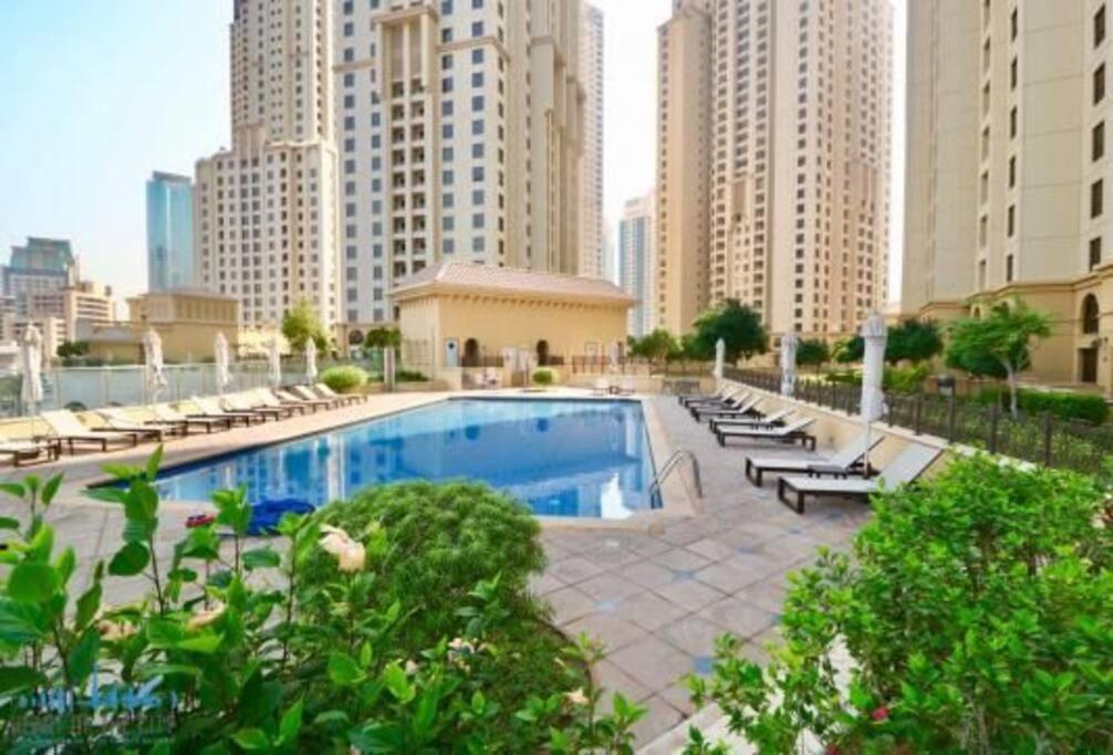 Modern 3br Flat In The Heart Of Jbr Apartamento Dubái