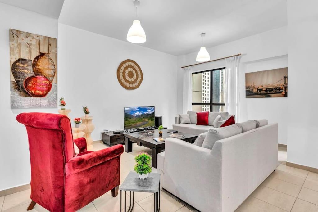 Modern 3br Flat In The Heart Of Jbr Apartamento Dubái