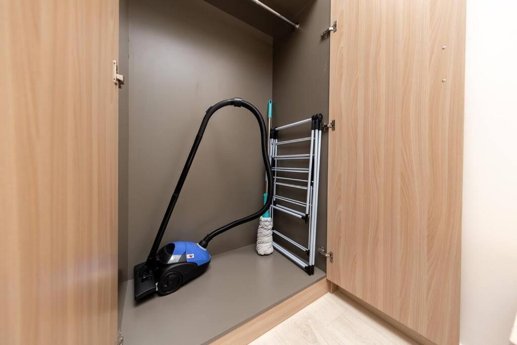 Contemporary Bright Studio Near Downtown Appartement