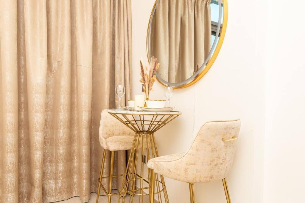 Appartement Contemporary Bright Studio Near Downtown Dubaï