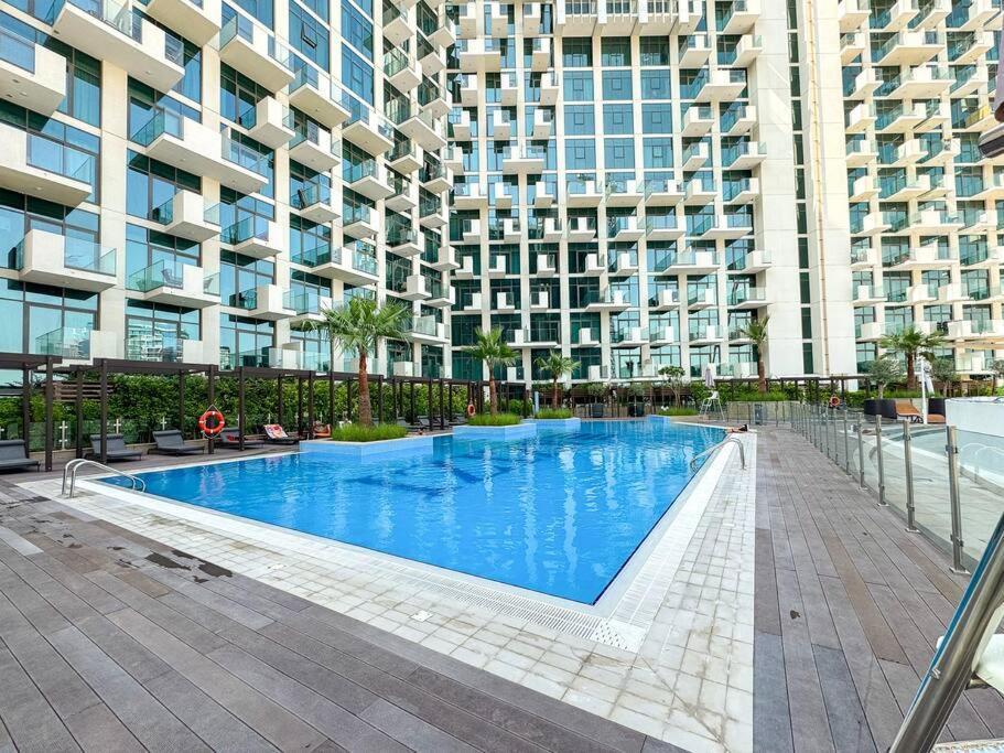Contemporary Bright Studio Near Downtown Appartement Dubaï