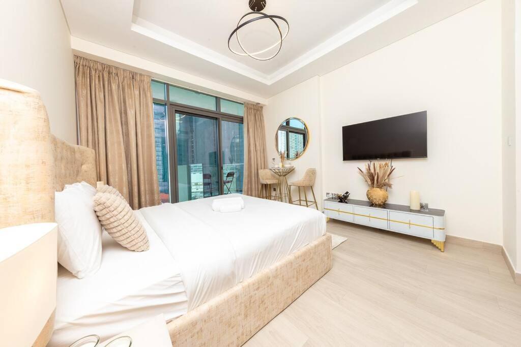 Contemporary Bright Studio Near Downtown * Dubaï