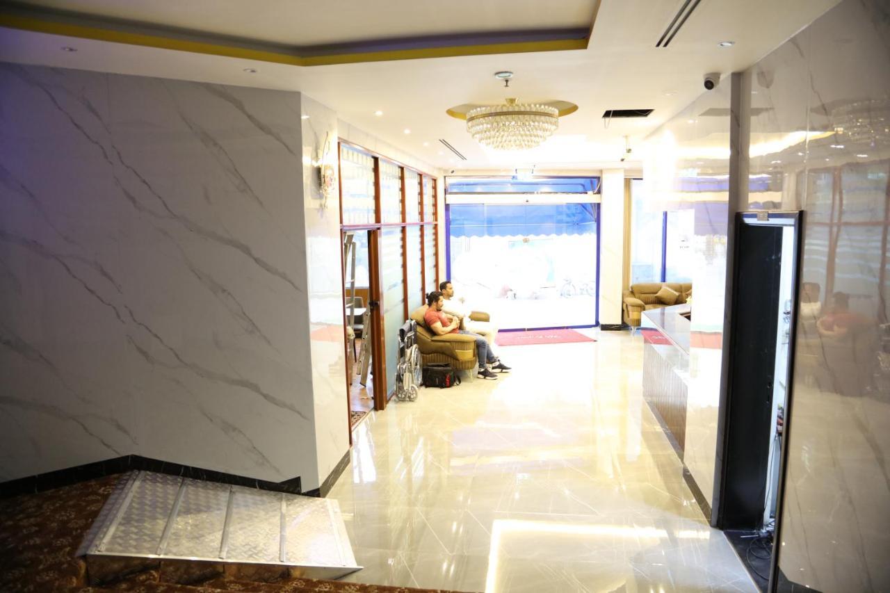 Sky Iconic Hotel