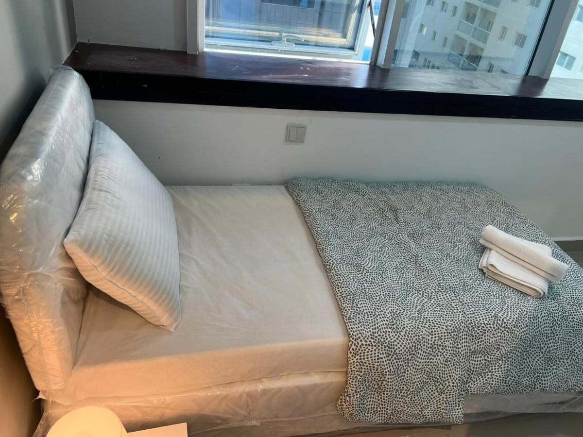 Partition With Window Near Moe Metro Privat bolig *