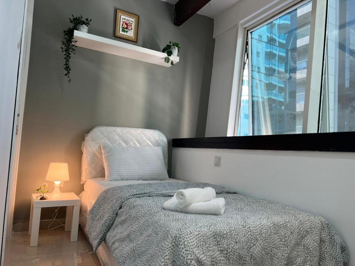 Privat bolig Partition With Window Near Moe Metro