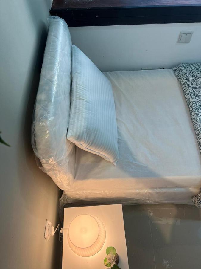 Privat bolig Partition With Window Near Moe Metro