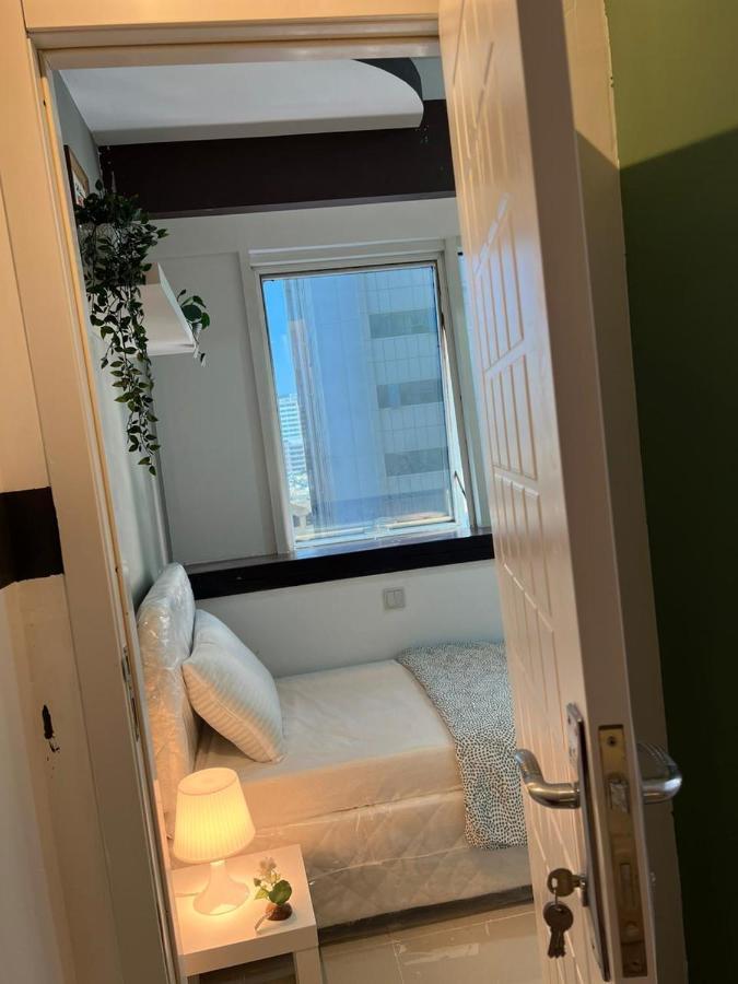 Privat bolig Partition With Window Near Moe Metro *