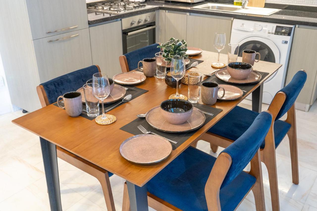 Heaven Crest Homes: Luxury Canal View With Amenities Apartment