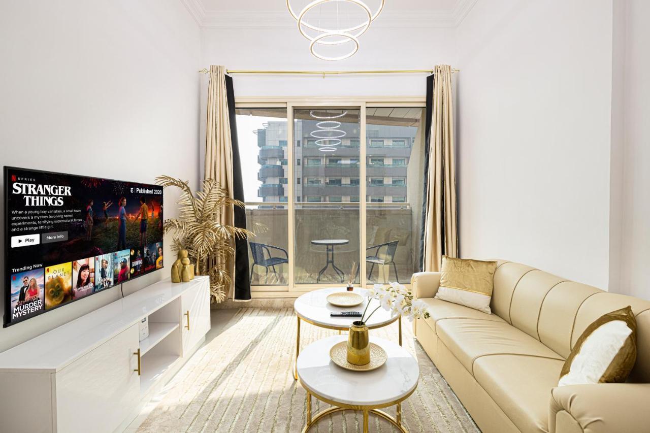 Luxury 1 Bedroom On Marina Walk, Sleeps 5 Apartemen Dubai