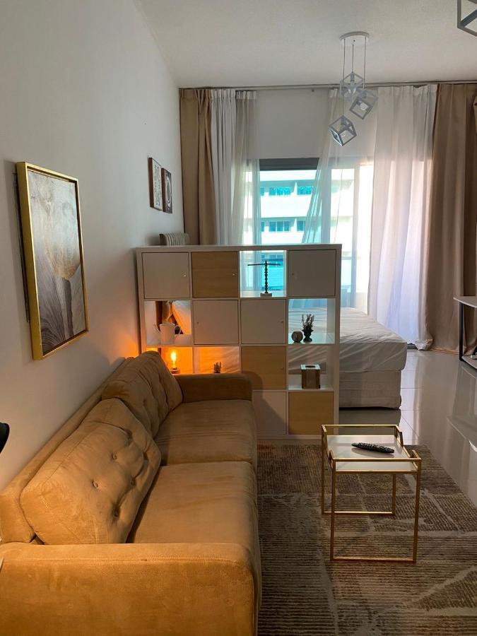 Spacious In Marina With Balcony Apartamento