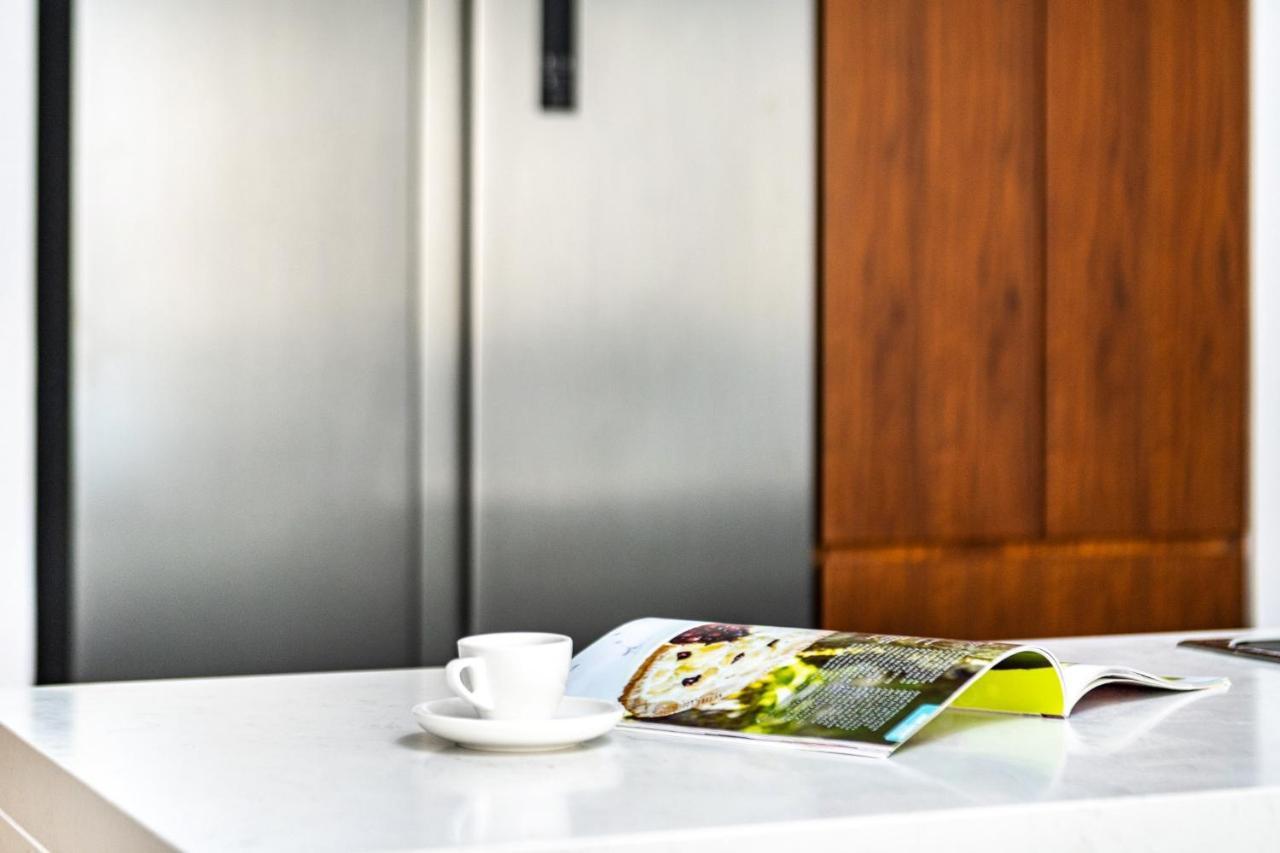 Lägenhet Spacious 2br Flat, La Rive 2 *