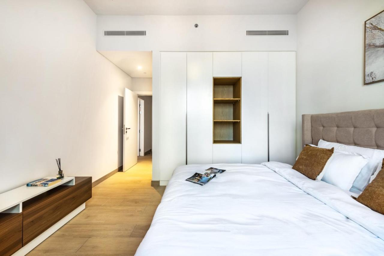 Spacious 2br Flat, La Rive 2