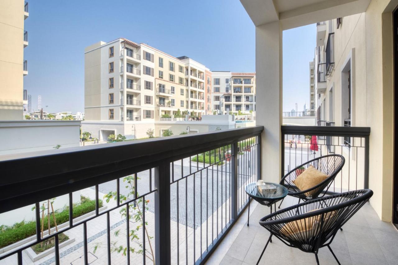 Lägenhet Spacious 2br Flat, La Rive 2 Dubai